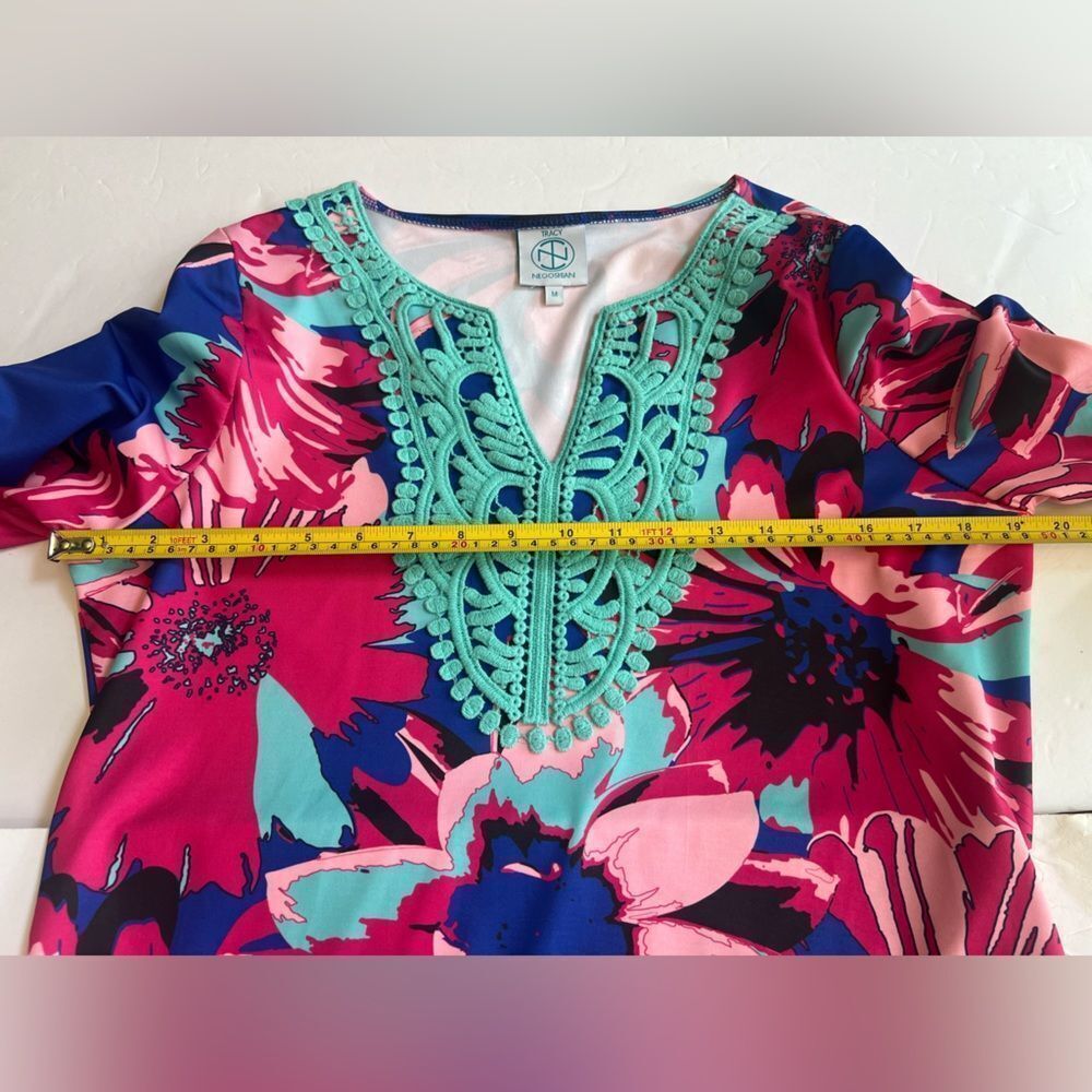 Tracy Negoshian Emilia Shift Print Crochet Neck Mini Dress Size Medium NWOT - Picture 4 of 8